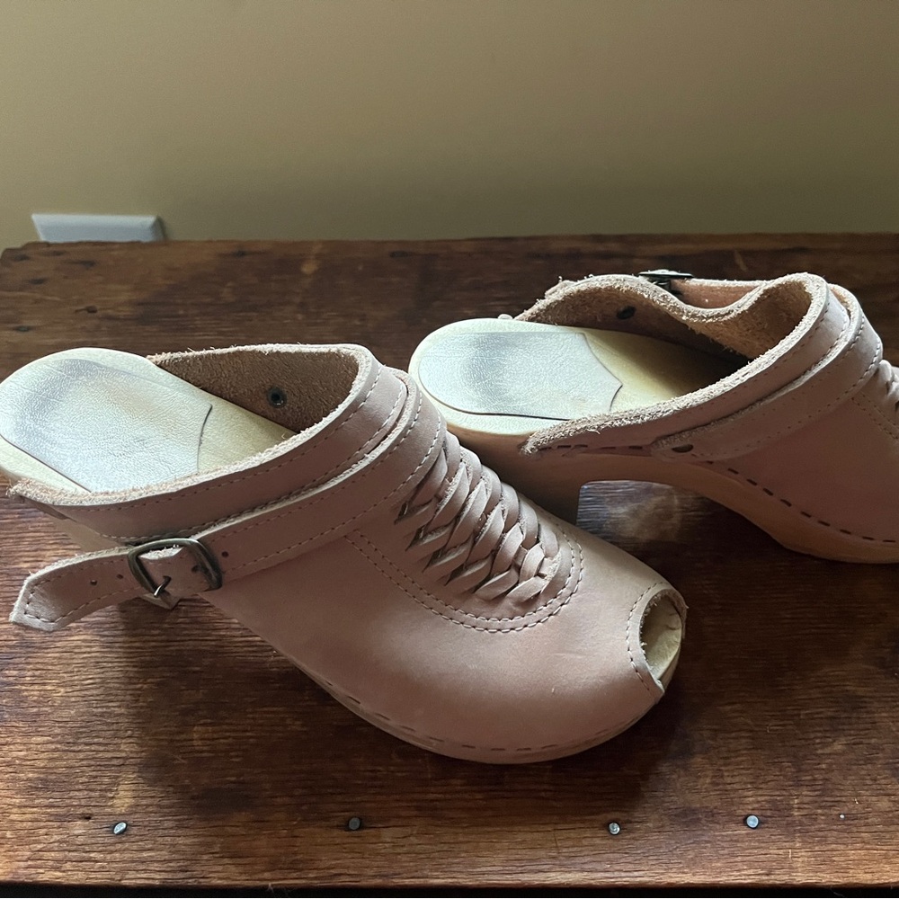 No. 6 Heidi Woven Peeptoe Clogs, dusky pink, size 39/8